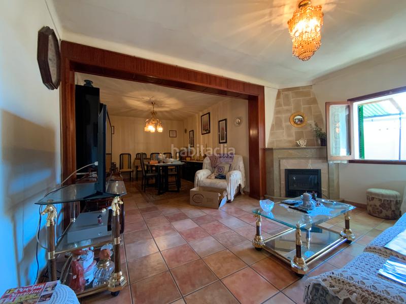 Foto e50260eb-8b66-47b4-bb30-701d2696c08a. Casa aparellada a Fornalutx