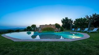 Mas à Manacor Centre. Villa de campo con casa de invitados y gran piscina en venta en