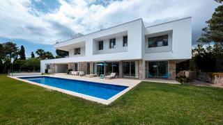 Xalet a Santa Ponça. Villa moderna con vistas al mar  exclusiva con first mallorca