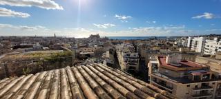 Rent Penthouse in Plaça dels Patins