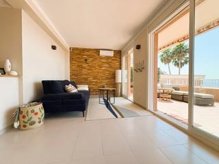 Apartment in Cala Blava-Bellavista. Estupendo apartamento en primera línea del mar cala blava