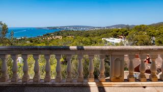 Casa aparellada a Costa d´en Blanes. Villa con vistas impresionantes al mar y a las montañas en costa