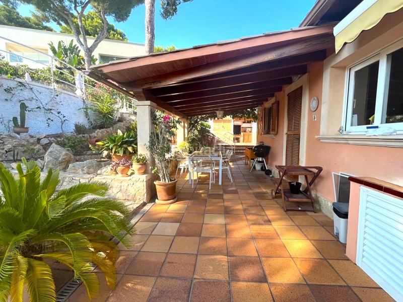 Foto 10d4a7e8-324b-4faf-9693-589198029419. Lloguer casa aparellada amb piscina a Costa d´en Blanes Calvià