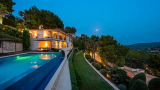 Xalet a Son Vida. Villa de lujo con vistas impresionantes a la bahía de palma, un