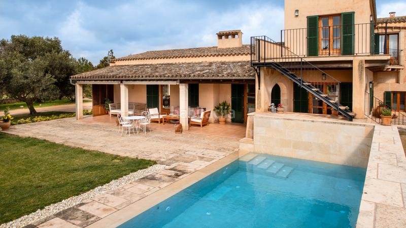 Foto f023aa8d-0dc7-4484-bbae-1e6e93e0530a. Affitto casale con piscina in Campos