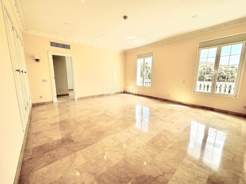 Foto e36485ff-52a0-4dd5-aaa9-739828b30bc9. Alquiler chalet villa de estilo neoclásico con vistas al mar en bendinat en Calvià