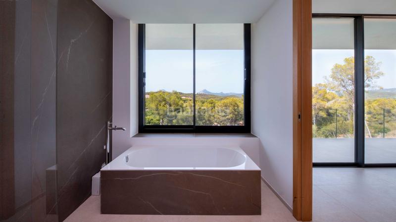 Foto e6101352-5ac6-475e-b4cb-fa1e03063cd9. Xalet amb piscina a Costa de la Calma Calvià