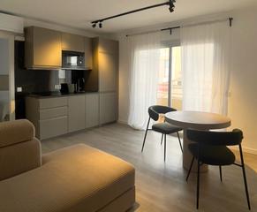 Alquiler Apartamento en Santa Catalina. Estudio en palma  totalmente equipado, con terraza privada y lis