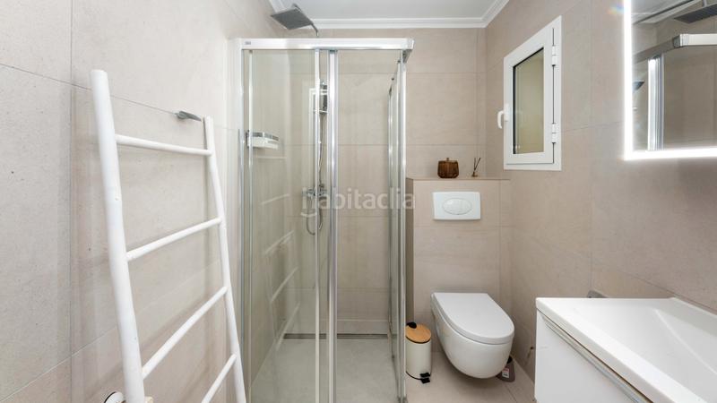 Foto 8a30f8eb-bb10-47c5-b8e1-c9960a23f24f. Chalet elegante villa en paguera con vistas al mar en Calvià