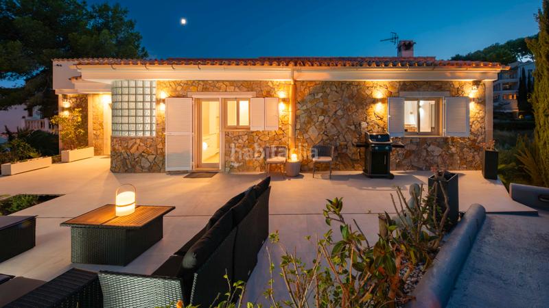 Foto cbf66d2b-74bb-45e5-9b12-bd5671740a7b. Chalet elegante villa en paguera con vistas al mar en Calvià