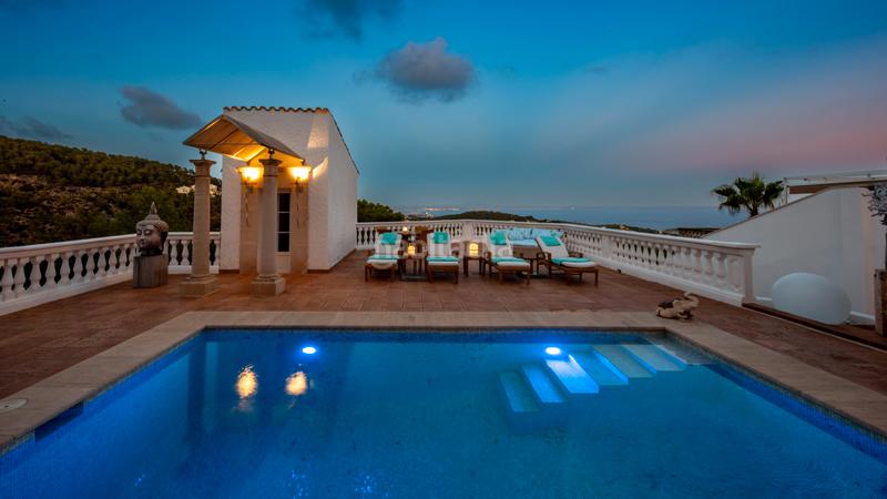 Foto 224d0b8c-eb02-4e51-b372-a35a4b77572b. Chalet villa con impresionantes vistas panorámicas, piscina privada y apartamento de invitados independiente en costa den blanes en Calvià