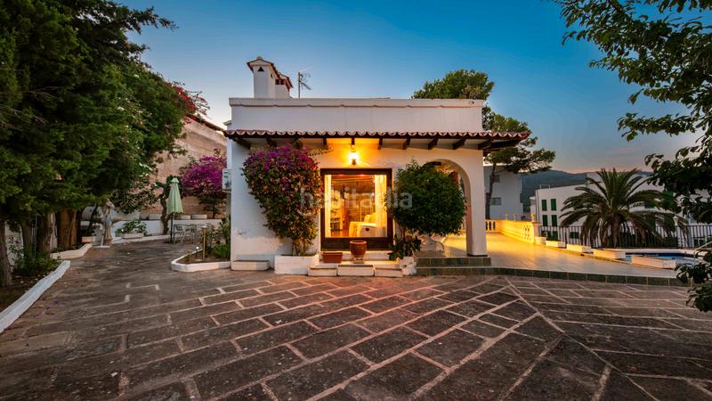 Foto 29b9a24c-147c-4a90-8bb9-4aab20853be0. Chalet oportunidad única en la ubicación más exclusiva de Palmanova! en Calvià