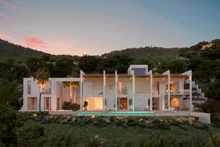 Xalet a Es Camp de Mar. Villa de lujo en construcción