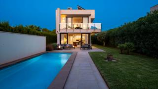 Maison jumelée à Cala Pi-Vallgornera. Fantástica villa con vistas al mar y gran piscina