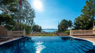 Chalet in Peguera. Villa de lujo con vistas panorámicas al mar en paguera