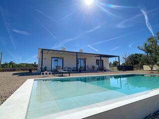 Rent Country house in Muro