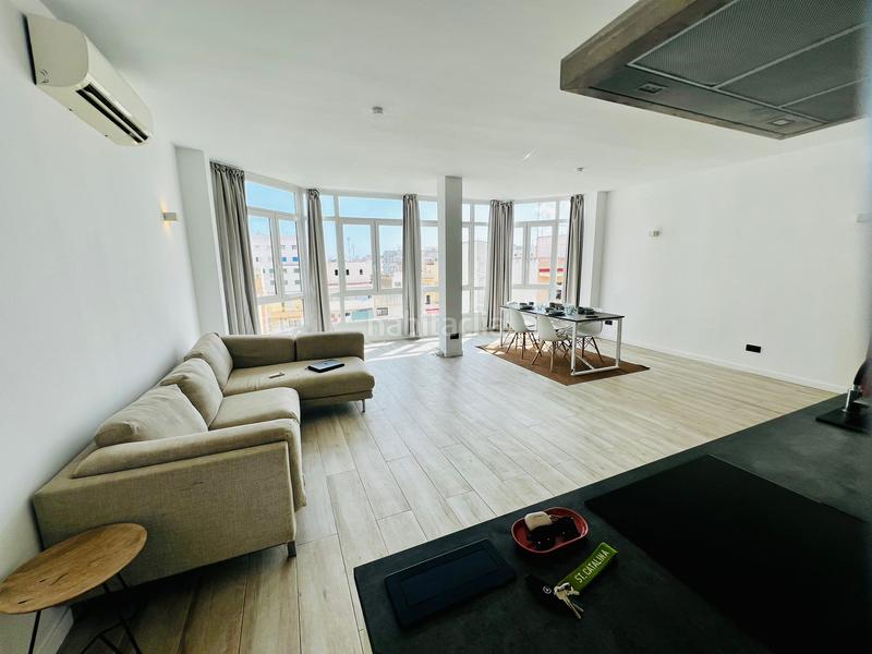 Foto 3cc8a1f8-a7f3-4ade-89a3-1d884e5fa129. Alquiler ático en Santa Catalina Palma de Mallorca