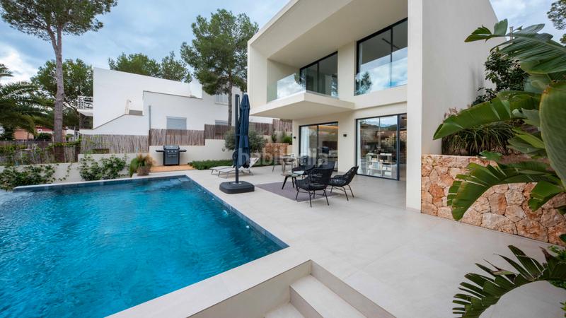 Foto 0af4cc68-8b48-455e-9af0-c8b5d7ef52cc. Casa aparellada amb piscina a El Toro Calvià