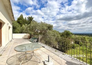 Chalet in Selva. Chalet pareado con jard�n, parking y vistas panor�micas en selva