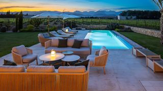 Masía en Sencelles. Amplia finca moderna en un entorno de viñedos cerca de binissale