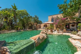 Casa en Santanyí. Impresionante finca en s'alqueria blanca con exótica piscina y j