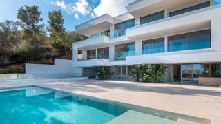 Xalet a Palmanova. Villa de obra nueva con vistas al mar en palmanova