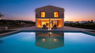 Country house in Ciutat d´Alcúdia. Exclusiva casa de campo de nueva construcción con viñedo propio