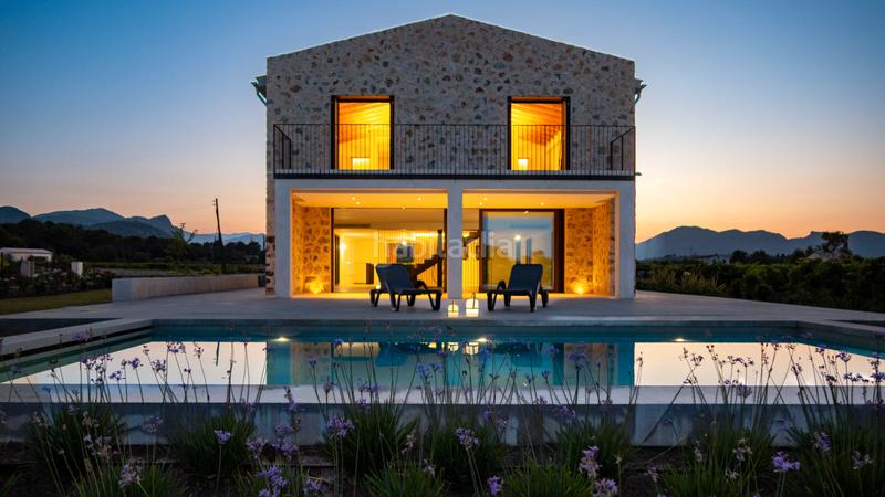 Foto 8cce938e-3be6-4022-99a8-57f1f99d6a38. Masía exclusiva casa de campo de nueva construcción con viñedo propio y piscina en Alcúdia