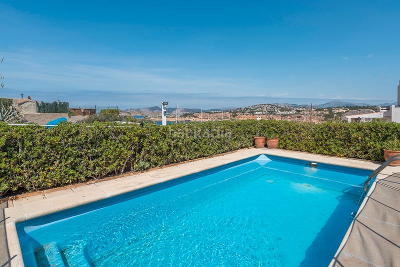 Foto f567bfac-e5ae-4ed6-89a4-4b77a56a7495. Casa aparellada amb piscina a El Toro Calvià