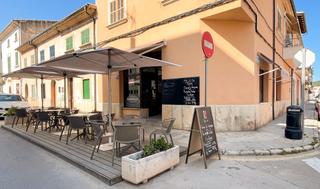 Business premise in Pollença Poble. Local comercial en venta en pollensa