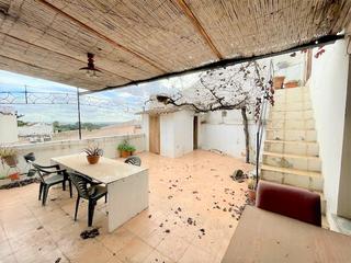 Casa aparellada a Campanet. Se vende casa adosada de 4 dormitorios en campanet