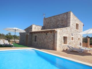 Rent Chalet in Llubí