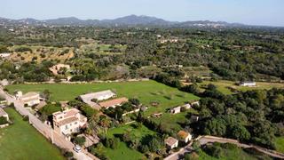Masia a Portopetro. Preciosa finca con casa de invitados y mucho potencial en una zo