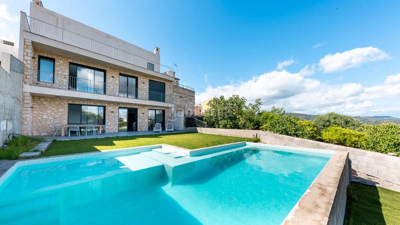 Foto fcab17d4-2882-4d00-9889-8892969777b1. Casa bifamiliare con piscina in Campanet