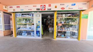Business premise in Magaluf. Negocio de ferretería en magaluf