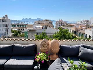 Penthouse in Port de Pollença. Ático con vistas al mar en el centro de puerto pollensa
