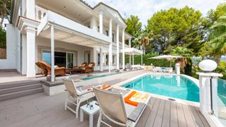 Xalet a Peguera. Fantástica villa de lujo reformada con vistas al mar en exclusiv