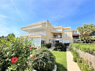 Apartament a Bacarés-Manresa-Bonaire. Piso acogedor en primera línea de mar en port de pollença.