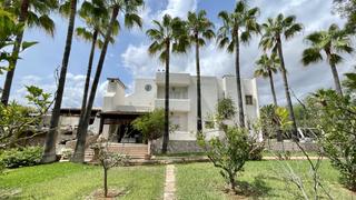 Chalet à Sant Llorenç des Cardassar. Encantadora villa de estilo ibicenco a 300 metros de la playa de