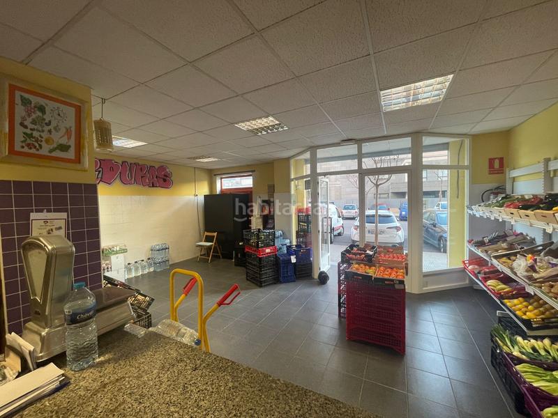 Foto 21f4cdfe-2a10-41e9-9b0f-f41a63c0b1a3. Local comercial en Plaza Illes Columbretes Castellón de la Plana