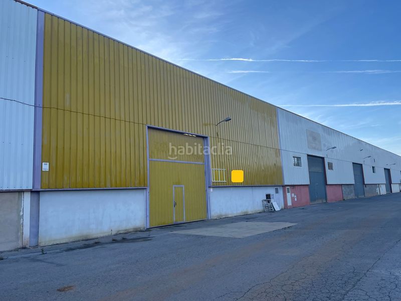 Foto 17337cc6-053b-4418-83cd-bf0547c83895. Nau industrial a Pobla Tornesa (la)
