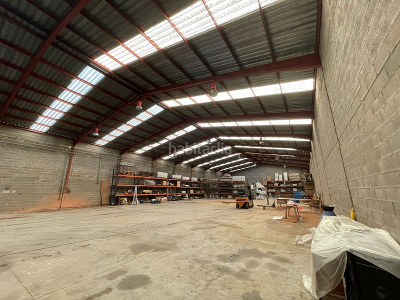 Foto 1c537d47-d75f-4560-9faf-cfc440ee931d. Nau industrial a Pobla Tornesa (la)