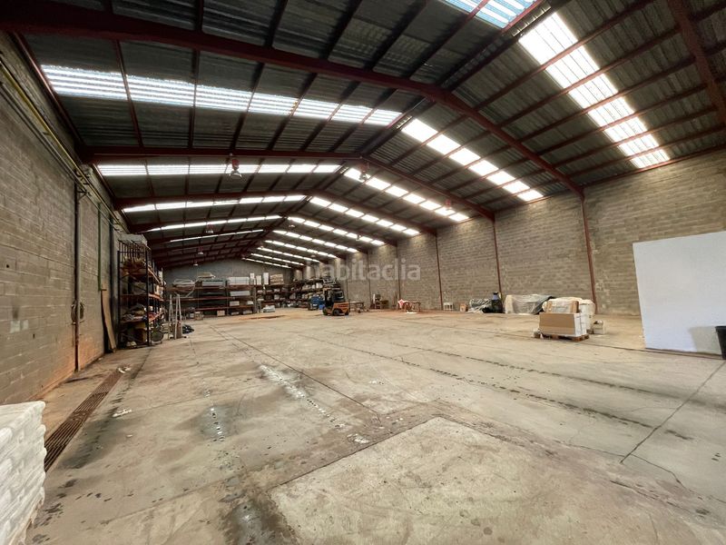 Foto 7d4f5b0d-6424-4352-ad2d-04ca3d982a0d. Nau industrial a Pobla Tornesa (la)