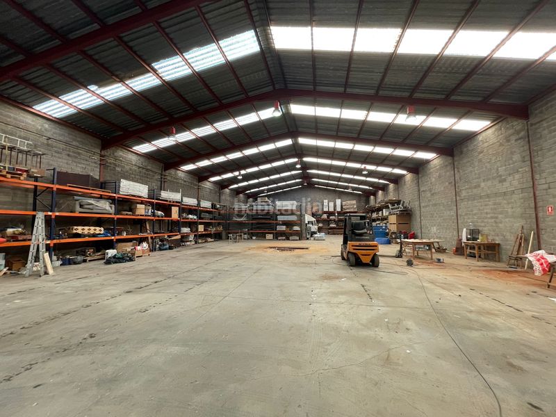 Foto c114030f-b6c8-4cb4-b0b8-85bdea9f59dd. Nau industrial a Pobla Tornesa (la)