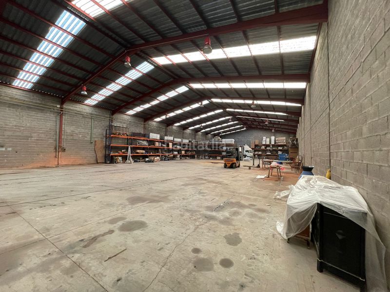 Foto d787f429-da78-459f-adea-a4fc8932b370. Nau industrial a Pobla Tornesa (la)