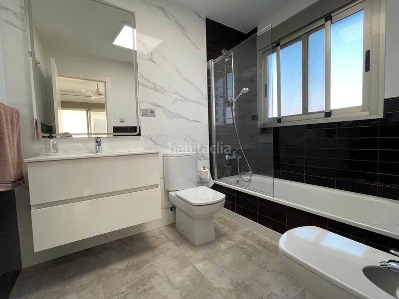 Foto 46845fe2-6b5d-4360-9925-1217f7bc39f1. Chalet avec cheminée parking piscine dans Playa Burriana