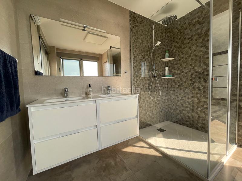 Foto eb9788ab-2e01-4475-8f35-ac14c069a4e4. Chalet avec cheminée parking piscine dans Playa Burriana