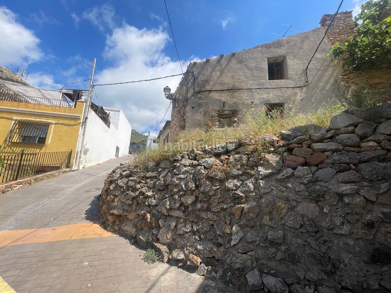 Foto 8d9961b2-4fbf-4460-b5a1-25cfd3aaa686. Casa adossada a Borriol