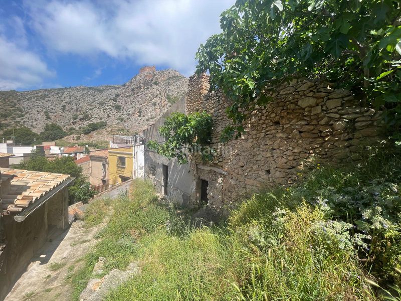 Foto e0924ac9-77e8-424d-b8a0-c8b1afd4aa14. Casa adossada a Borriol
