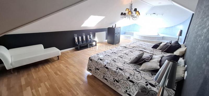 Foto 09cd4046-bffc-4462-93cb-99809c8176d3. Casa amb piscina a Sancibrián Santa Cruz de Bezana